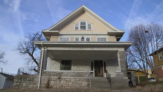 S01:E05 - From Studs to Spindles