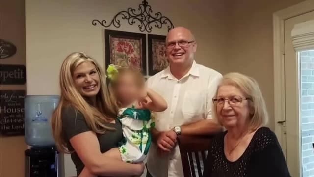 S02:E04 - Using Hurricane Harvey to Hide Her Body