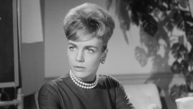 S01:E08 - Trojan Horse