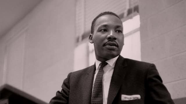 S01:E02 - Segregation & Struggle