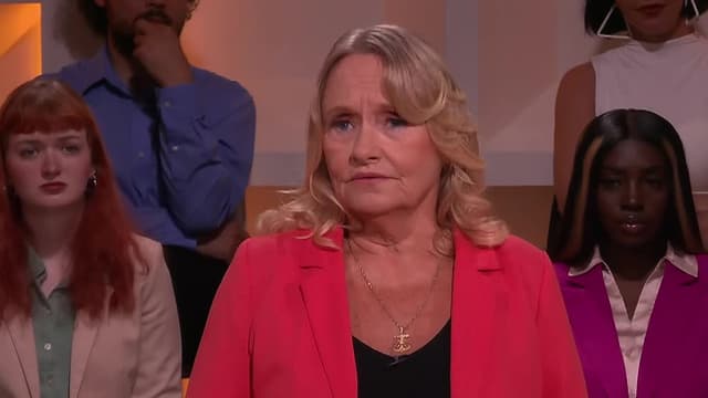 S26:E132 - Sign... in the Name of Love!