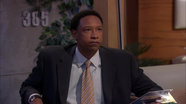 S04:E16 - On the Couch