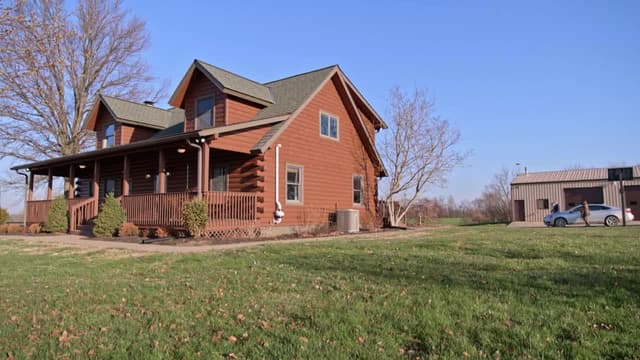 S08:E01 - Kentucky Country Cabin Search