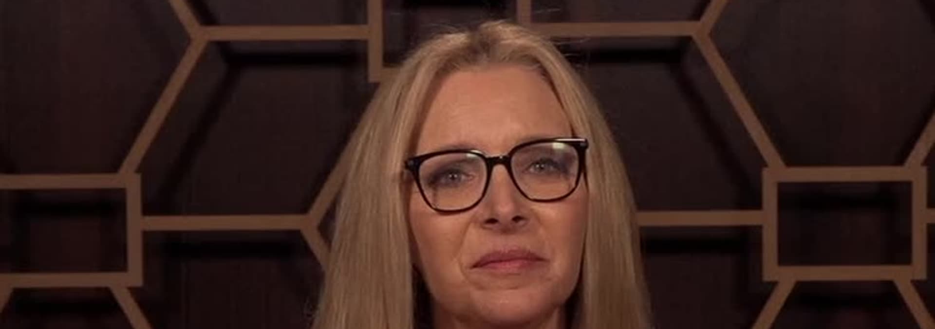 Watch 25 Words or Less S03:E03 - Lisa Kudrow Aims for Back-to-Back ...