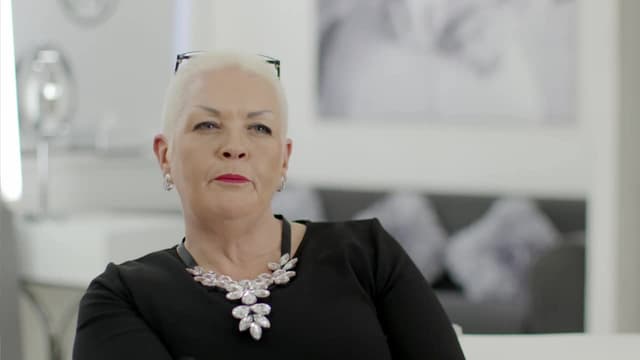 S01:E04 - The Tracey Episode