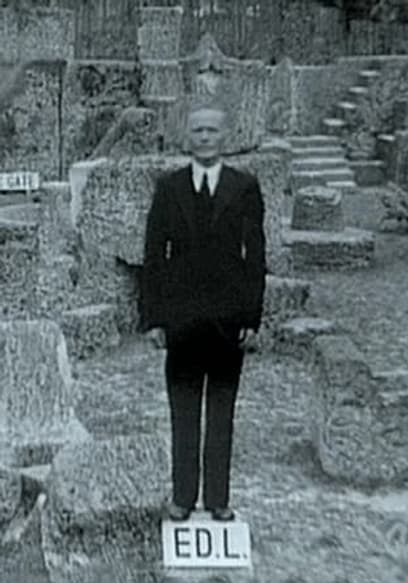 S01:E05 - Coral Castle: Eccentric Immigrant or Pyramid Imitator? poster