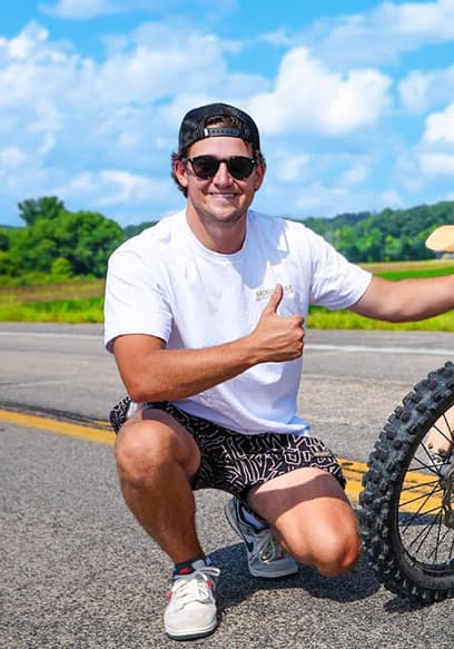 Póster de S01:E12 - Wooden Dirt Bike Testing!