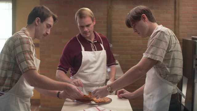S02:E01 - Pizza Wars