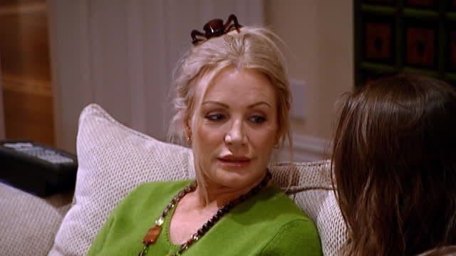 S01:E10 - Horsin' Around