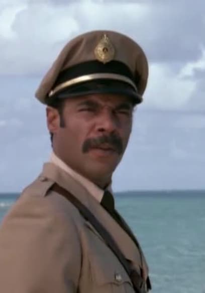 Watch The Greatest American Hero S02:E14 - A Chicken in Every Pot ...