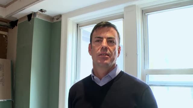 S02:E05 - Big, Big, Bedroom Suite