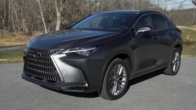 S41:E33 - Lexus NX