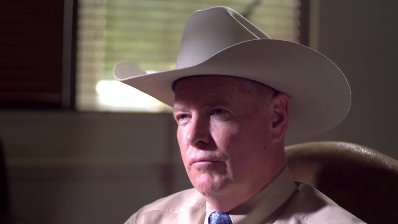Watch S01:E08 - Hurricane Homicide