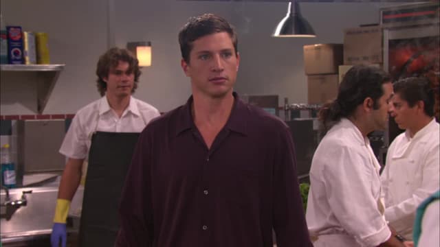 S01:E16 - Holly's First Job