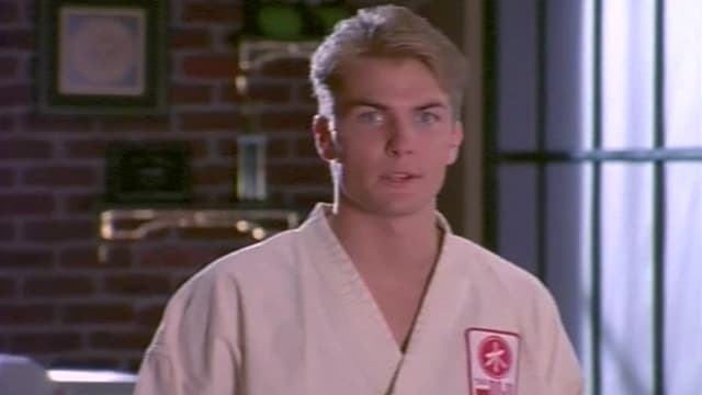 S01:E12 - No One's Friend