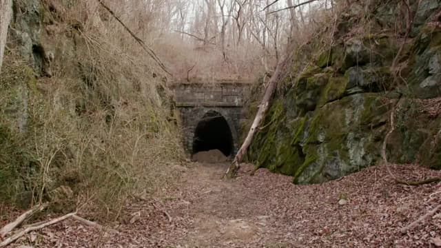 S03:E04 - Underwater Ghost Prison