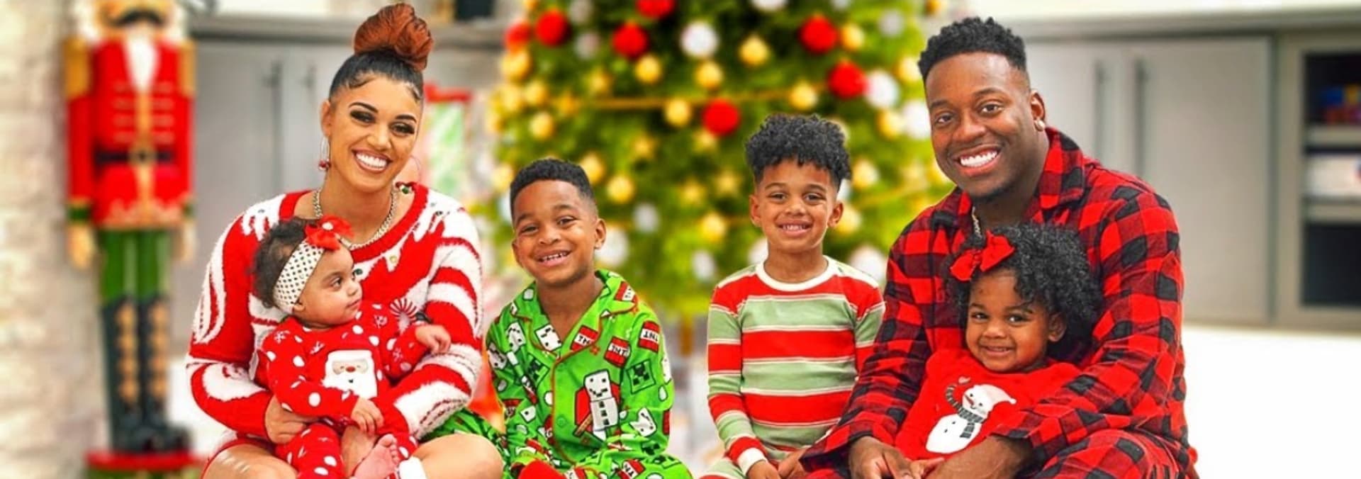 Watch The Prince Family S201:E10 - Holiday Special: Vlogmas Intro ...