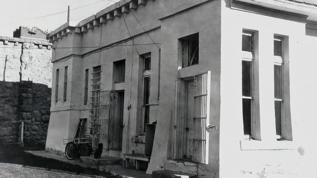 S02:E03 - Old Montana Prison