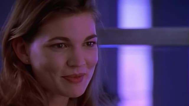 S02:E09 - Hotline