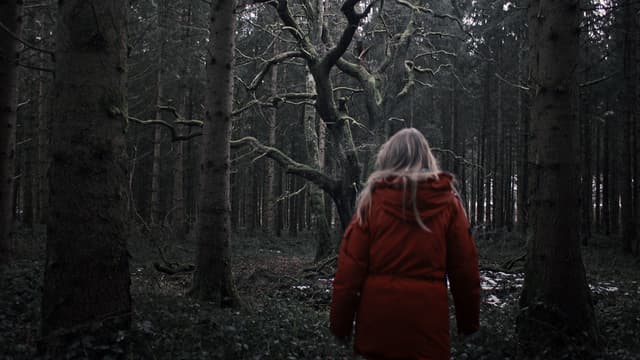 S01:E01 - Darkness