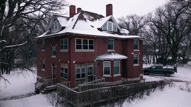 S01:E05 - McBeth House