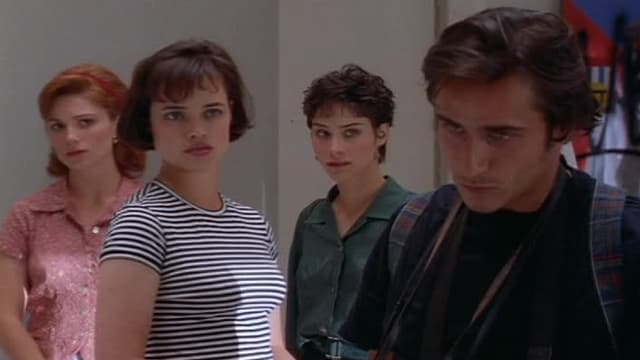 S01:E10 - Fotos destruidas