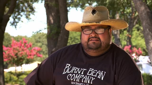 S04:E01 - Deep in the Heart of BBQ