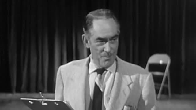 T02:C01 - S02:E01 - That's Show Business