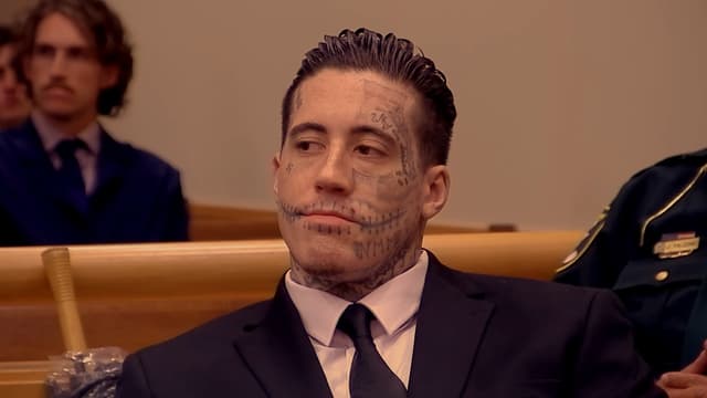 S01:E10 - DNA Points to Wade Wilson