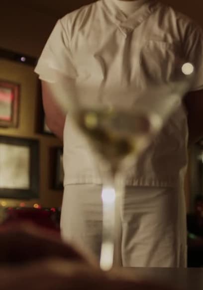 S01:E10 - The Kidney Stays in the Picture poster