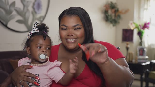 S01:E01 - From Poppin' Bottles to Baby Bottles