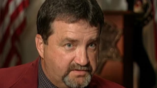 S10:E32 - Acechado en la noche