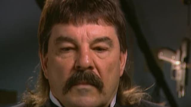 S06:E04 - Entregado a mano