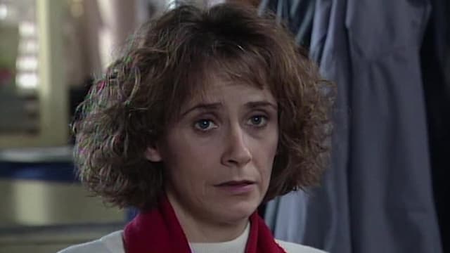 S02:E12 - A Matter of Trust