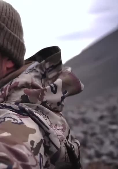 Affiche de S01:E02 - Caribou Hunting With Remi Warren
