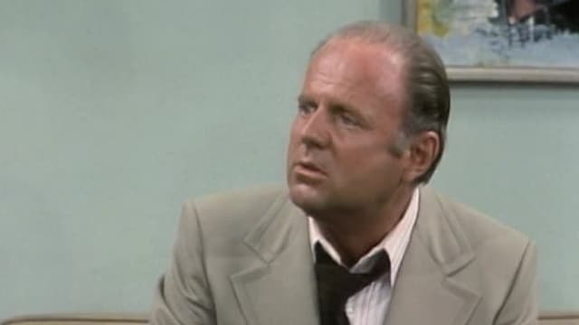 S01:E65 - The Hickey