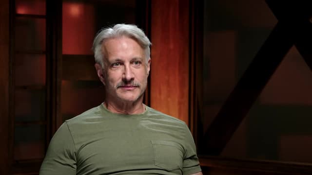 S01:E01 - The Newcomer