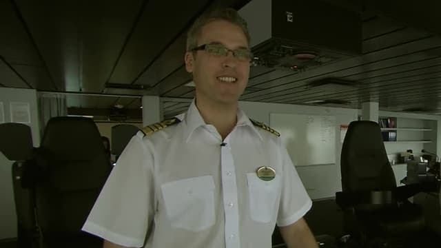 S08:E18 - Cruise Ship, Truffles, Asphalt