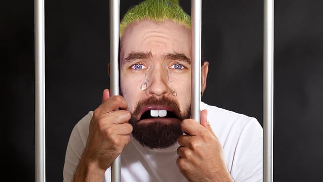 S19:E14 - Jail for Christmas