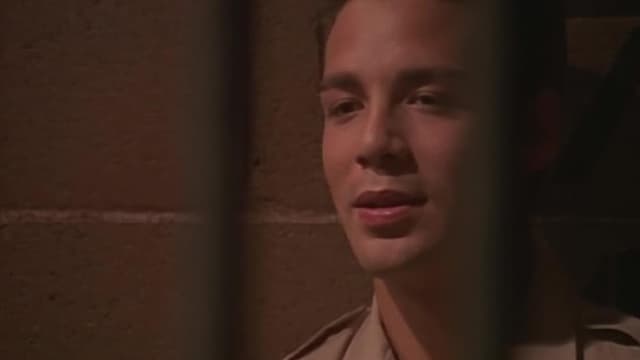 S04:E04 - Caged Bird