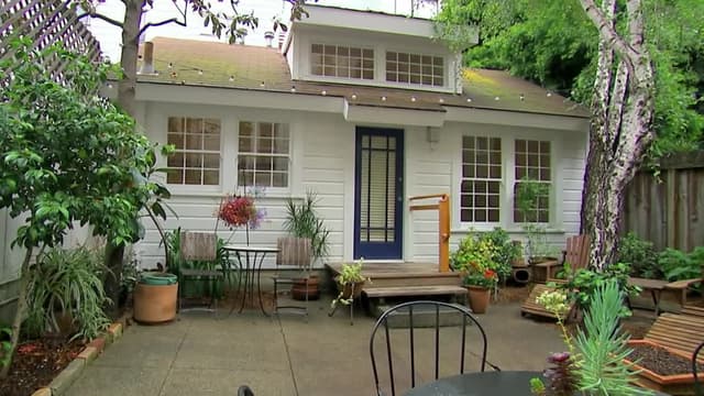S03:E28 - Bachelor Goes Tiny in San Francisco, CA