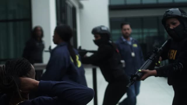 S01:E03 - In Trouble