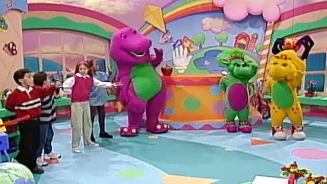 S01:E12 - Let's Play School