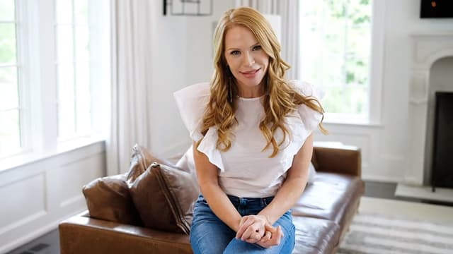 S01:E01 - The Basic Equations: Lighting, Color & Transformative Textiles