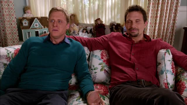 S03:E10 - No, You Can't Sit With Us