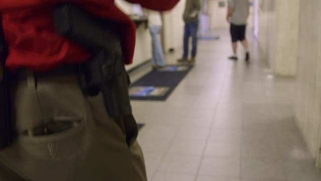 S07:E09 - Trap House