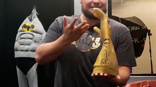 S01:E03 - Swap Meet Trust