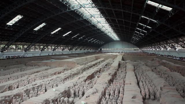 S04:E07 - Mysterious Tombs