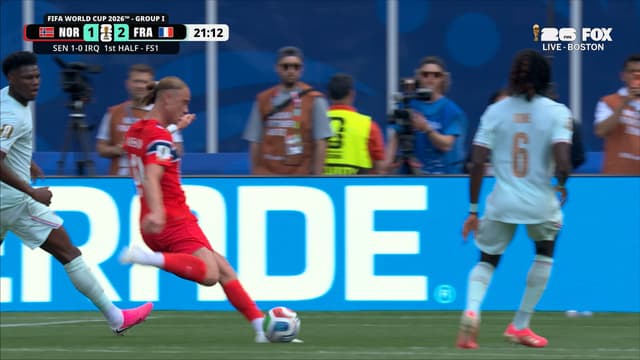 S2026:E174 - Thelo Aasgaard Beats the Keeper to Cut Norway's Deficit vs. France