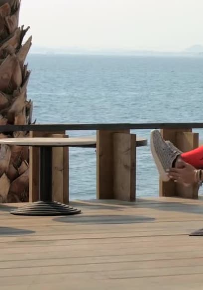 S01:E08 - 5 Min Beginner Abs Workout poster